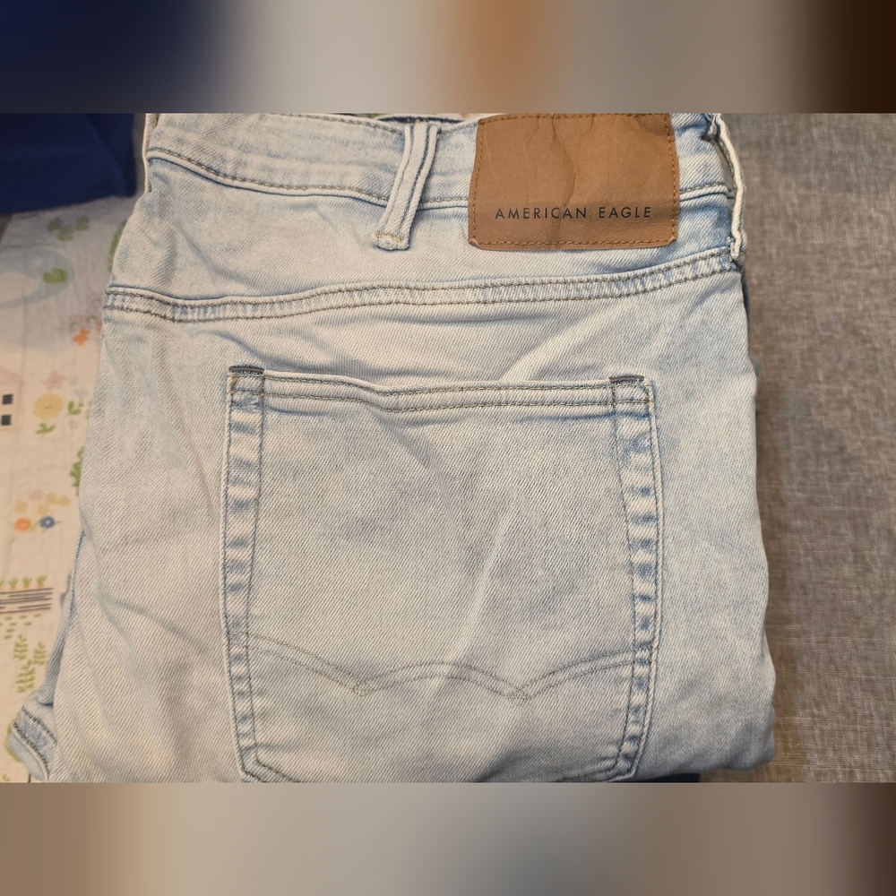 American Eagle Outfitters Light Wash Mens Jeans